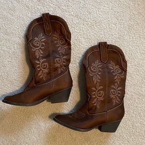 Women’s Cowboy Boots - Size 6
